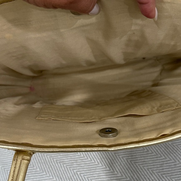 Elegant Tan Woven Tote Bag - Picture 2 of 7